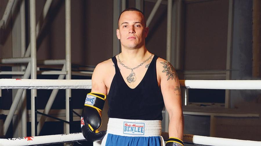 Βαγγέλης Χατζής: Ο μοναδικός μονόχειρας πυγμάχος του κόσμου γεννήθηκε στη ραδιενεργή βροχή του Τσερνόμπιλ