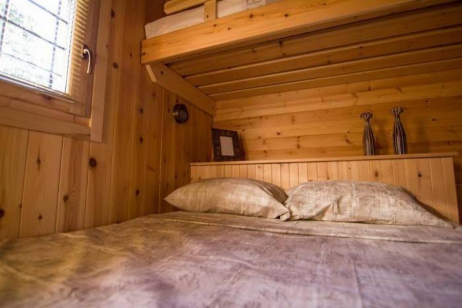 Νέα υπέροχη κατασκευή: Το σπίτι βαρέλι που έρχεται στο χώρο σου και κοιμίζει 6 άτομα με όλες τις ανέσεις