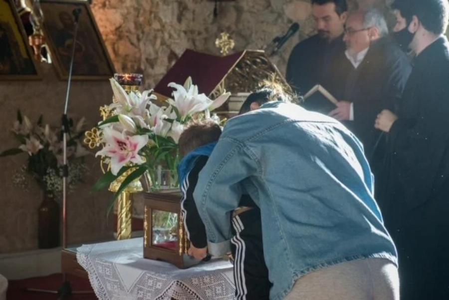 Μέγα το θαύμα του Αγίου Παρθενίου: Πήρε τον καρκίνο από το μάτι ενός μικρού αγγέλου