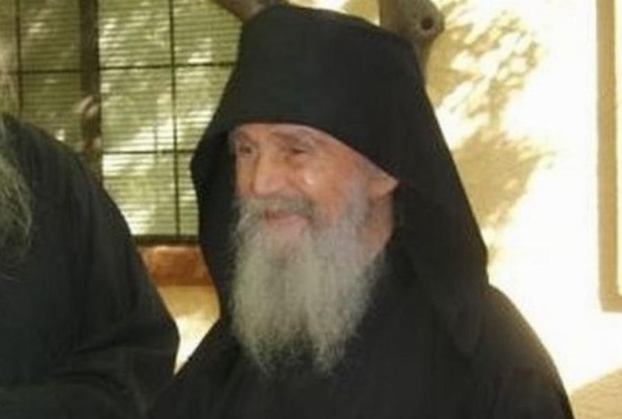 “Η πίστις θα κλονισθή μέχρι τα θεμέλια. Τα επόμενα χρόνια, θα είναι τα τελευταία και ένδοξα…” ~ Εφραίμ της Αριζόνα