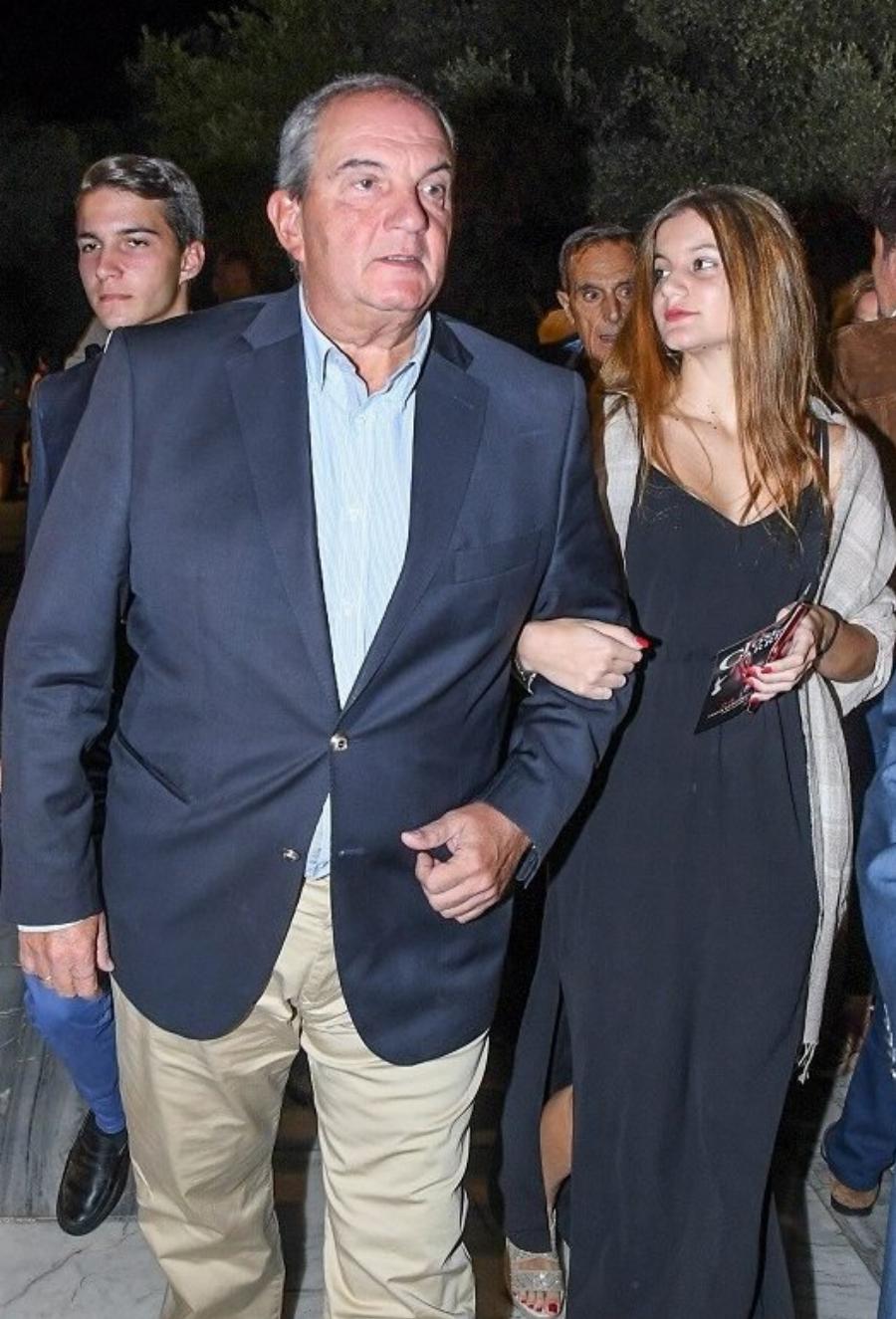 Αλίκη Καραμανλή: Η κόρη των Κώστα Καραμανλή και Νατάσα Παζαΐτη είναι 18 ετών και πλέον μία γλυκύτατη και κομψή δεσποινίδα