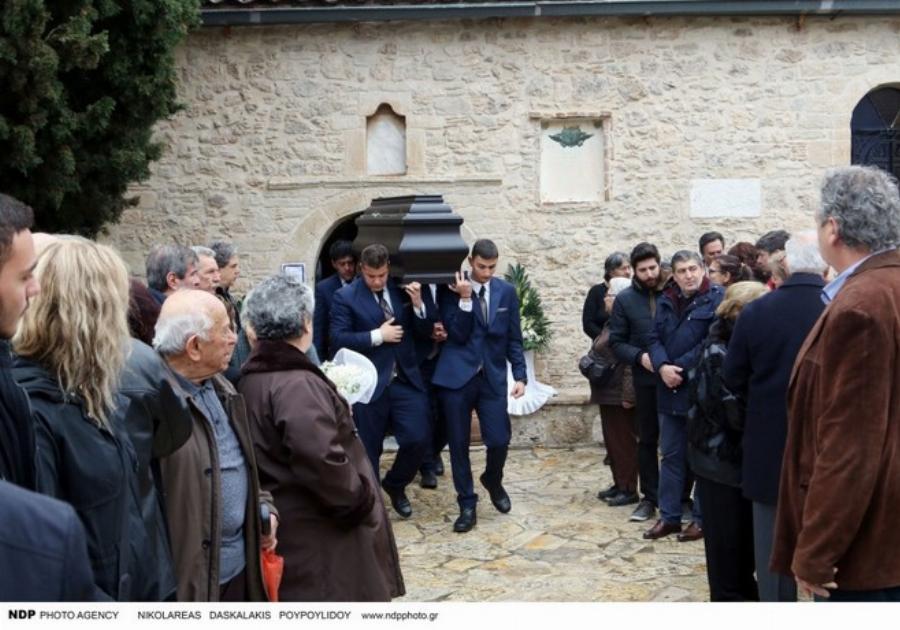 Ευαγγελία Σαμιωτάκη: Ο αιώνιος έρωτας, ο θάνατος του συζύγου της που την τσάκισε, ο ακρωτηριασμός του ποδιού και το τέλος