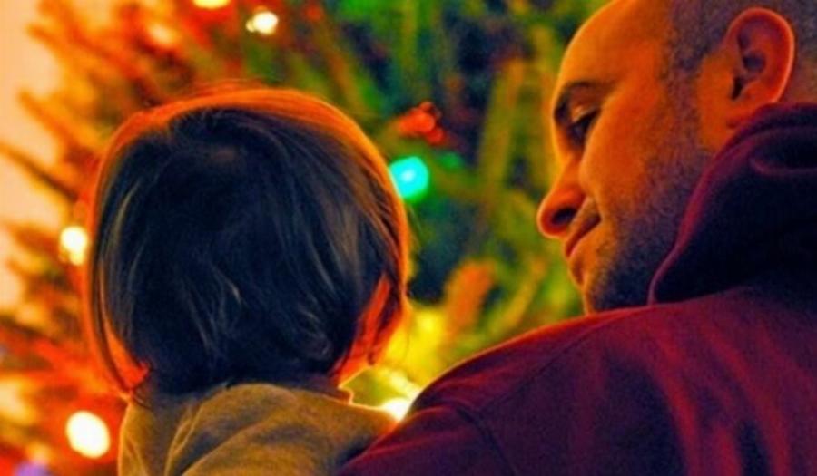 Αληθινή εξομολόγηση: «Έχασα τη γυναίκα μου σε τροχαίο και χθες στόλισα το δέντρο μας»