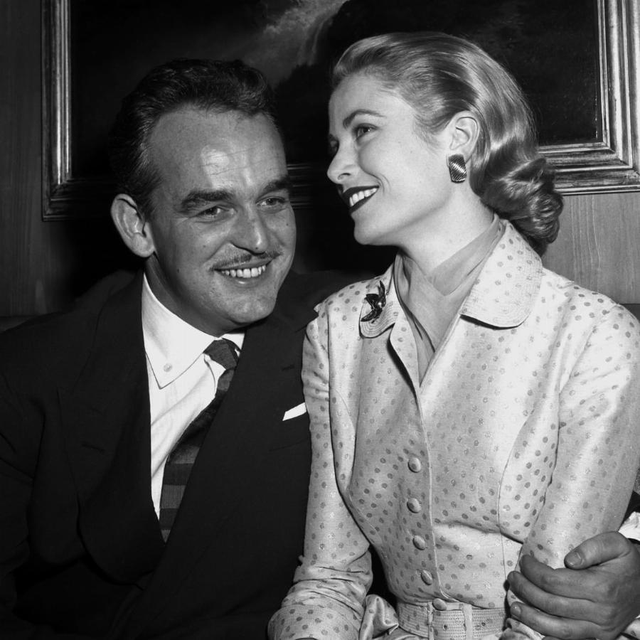 Γκρέις Κέλι: Ο χαμός μιας ολόκληρης περιουσίας, οι στιλιστικές εμφανίσεις που άφησαν ιστορία και το τέλος