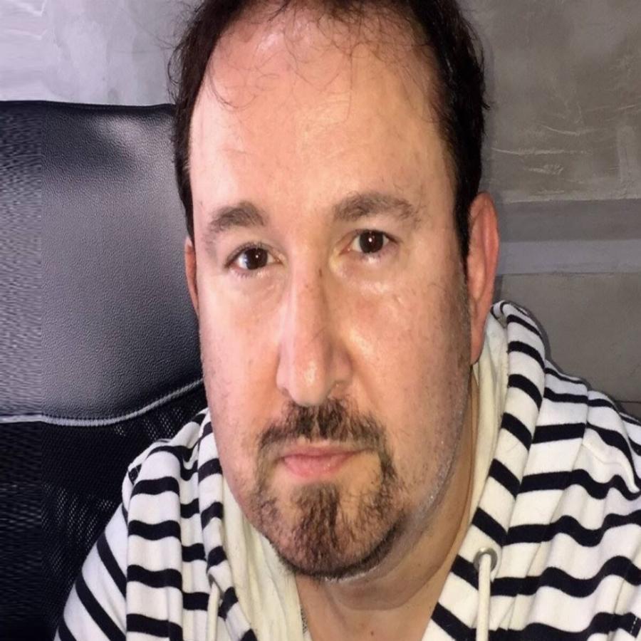 Γιάννης Παπαμιχαήλ: Η εξάρτηση από τις ουσίες, η διπλή αποκλήρωση από τον πατέρα του, η ψυχοθεραπεία και η νέα ζωή