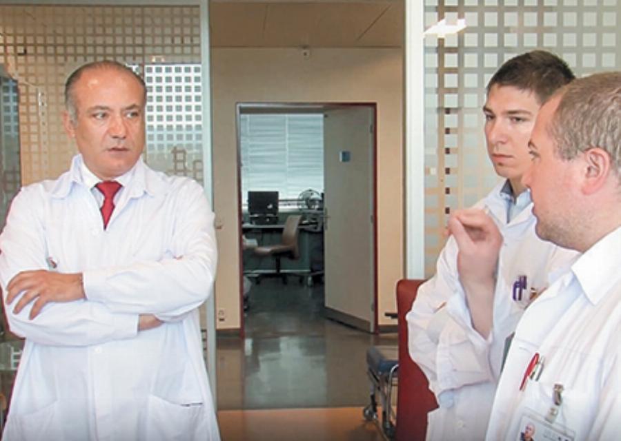 Έχει χειρουργήσει 15.000 παιδιά χωρίς να πληρωθεί και είναι Έλληνας γιατρός