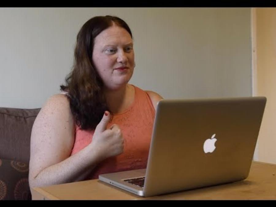 Νοηματική στο σπίτι: Κουφή 34χρονη – Δεν την προσλάμβανε κανείς, άνοιξε τη δική της επιχείρηση και έγινε εκατομμυριούχος