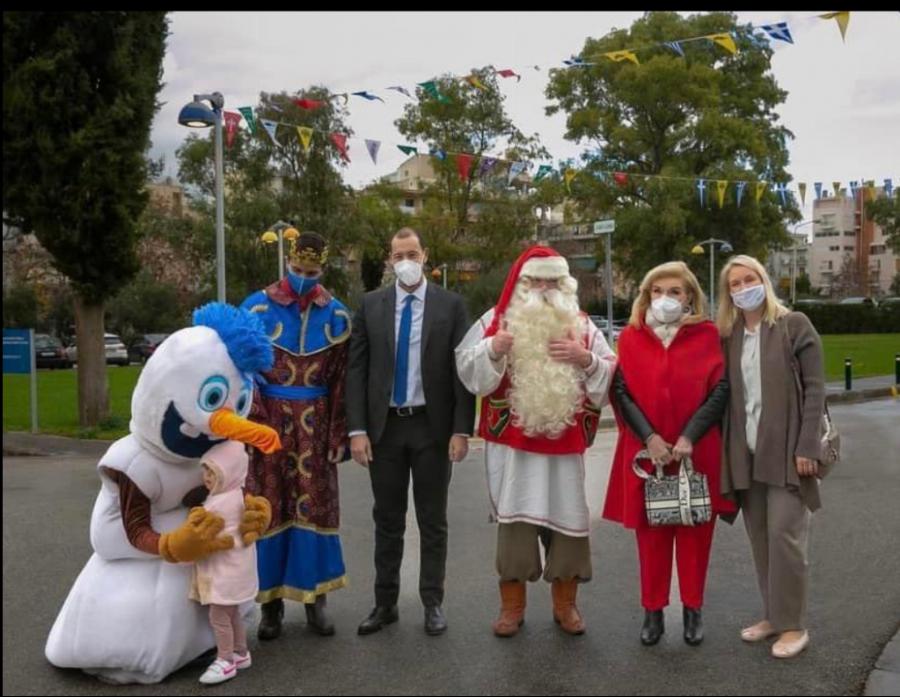 Ο Άγιος Βασίλης από τη Φινλανδία χάρισε χαμόγελα στα παιδιά της Ογκολογικής Μονάδας Παίδων Ελπίδα