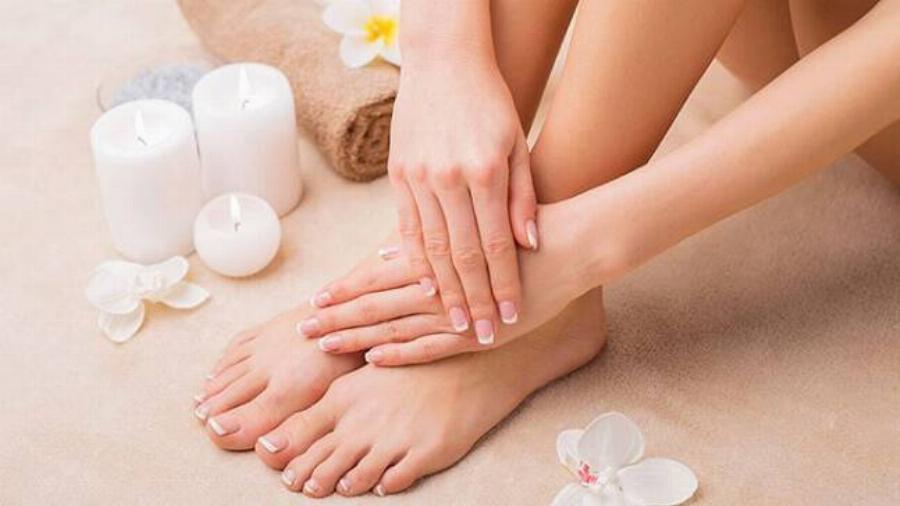 Αμυγδαλέλαιο: Για δυνατά και υγιή μαλλιά – Η ευεργετική χρήση του στο πρόσωπο, στα νύχια και στο σώμα