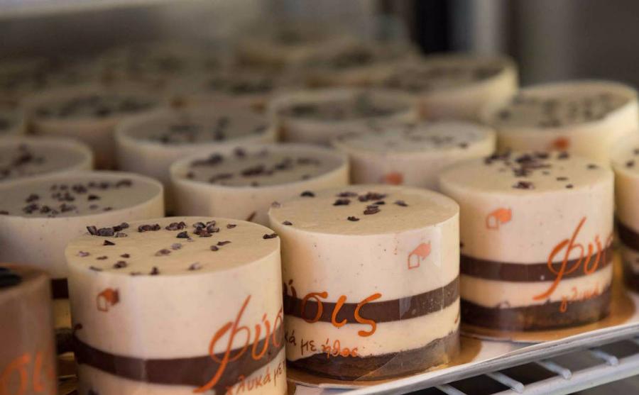 Ζαχαροπλαστείο «Φύσις»: Τρως όσα γλυκά θες και δεν νιώθεις καθόλου τύψεις