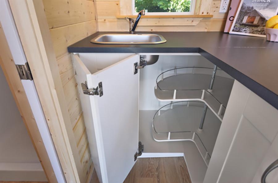 Τροχόσπιτα τέλος: Το πηγαίνεις όπου θες, κοιμάσαι και τρως σαν βασιλιάς και το μπάνιο του είναι υπερλούξ