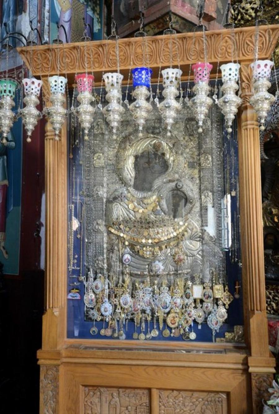 Άγιο Όρος: Η πολυτιμότερη εικόνα της Παναγίας κι η απίστευτη ιστορία που θα σας κάνει να δακρύσετε