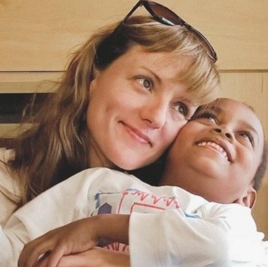 Μαρία: Η πρώτη Ελληνίδα που υιοθέτησε παιδί από την Αιθιοπία