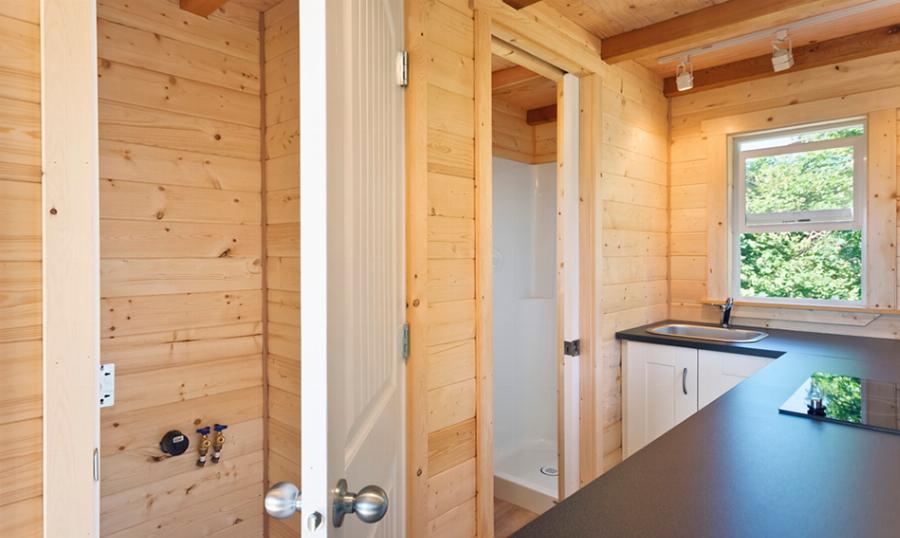 Τροχόσπιτα τέλος: Το πηγαίνεις όπου θες, κοιμάσαι και τρως σαν βασιλιάς και το μπάνιο του είναι υπερλούξ