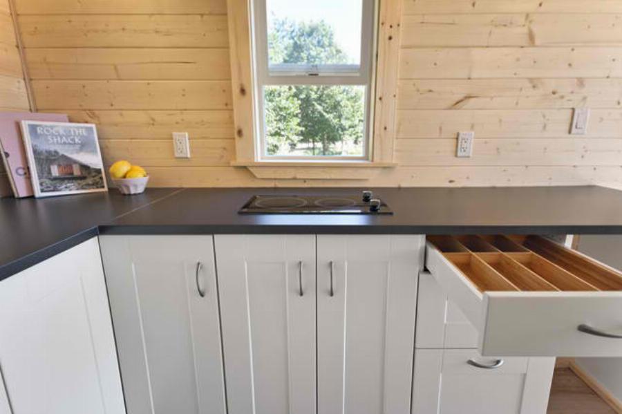 Τροχόσπιτα τέλος: Το πηγαίνεις όπου θες, κοιμάσαι και τρως σαν βασιλιάς και το μπάνιο του είναι υπερλούξ