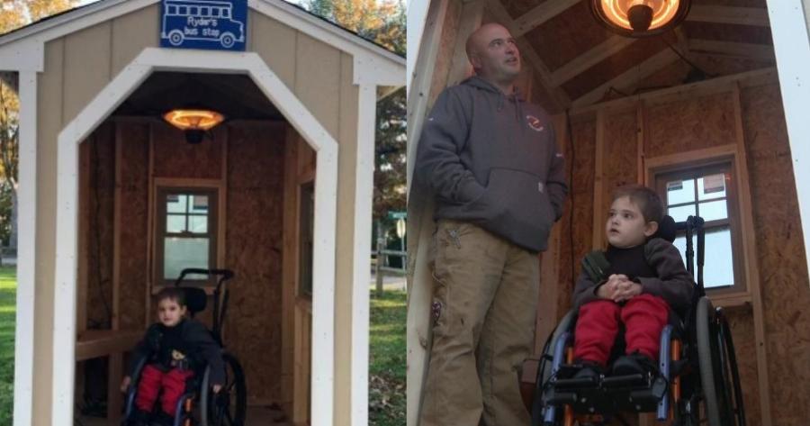 Υπόκλιση στους νέους: Μαθητές γυμνασίου χτίζουν στάση λεωφορείου για 5χρονο σε αναπηρικό αμαξίδιο