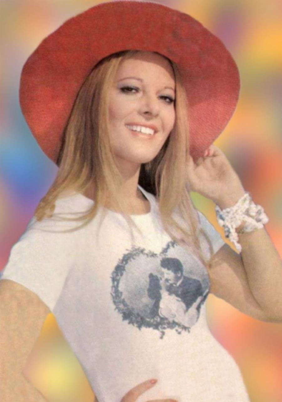 Χαριτίνη Καρόλου: Η εντυπωσιακή σταρ του σινέμα, κολλητή της Βουγιουκλάκη, η εξομολόγηση της Αλίκης και η σπάνια εμφάνιση στα 74