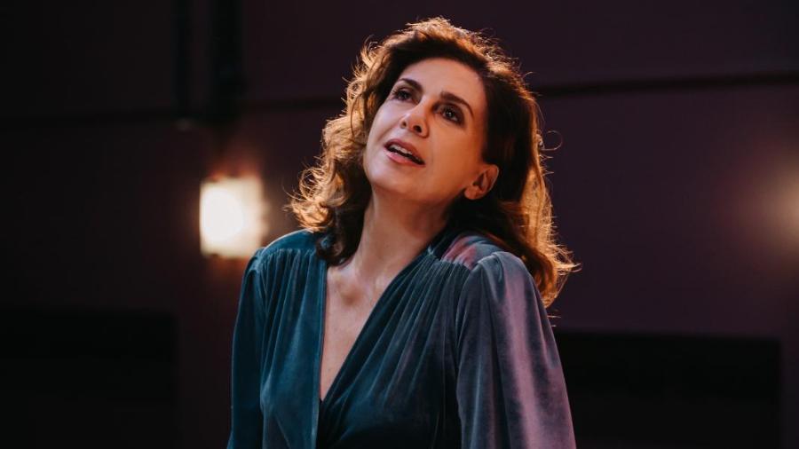 Κατερίνα Διδασκάλου: Η σπουδαία καριέρα, η  ομοιότητα με τη κόρη της, τα τρία εγγόνια και η αγάπη για τις Άγριες Μέλισσες