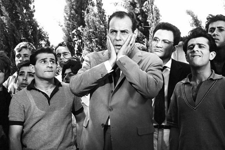 Λάμπρος Κωσταντάρας: Μεγάλος καρδιοκατακτητής, ο έρωτας με την Άννα Καλουτά, ο εγκλεισμός και το σιωπηλό τέλος