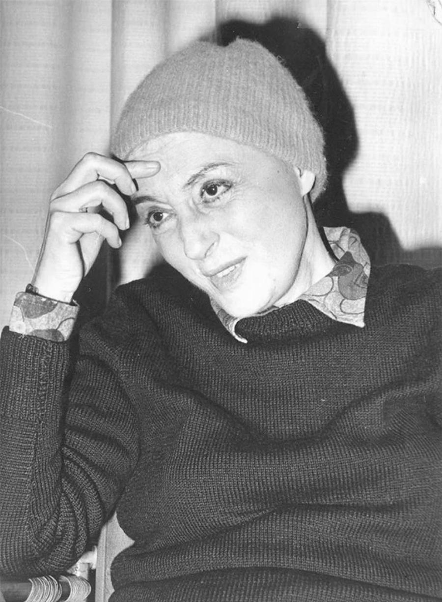 Έλλη Λαμπέτη: Οι απορρίψεις από τις σχολές, οι 3 γάμοι, η έκτρωση, η υιοθεσία με το άσχημο τέλος, η εμπλοκή της σε σκάνδαλο και ο καρκίνος