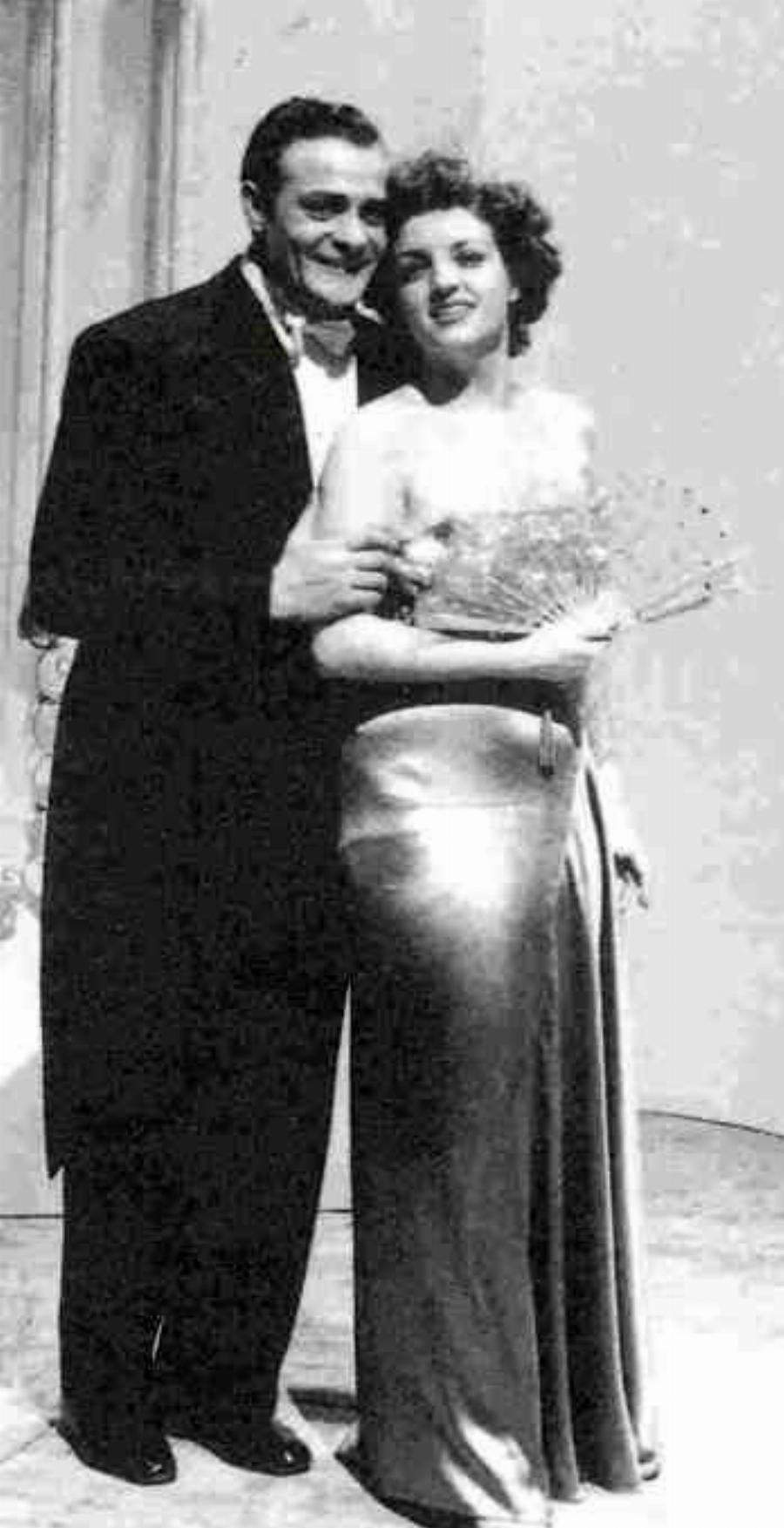 Λάμπρος Κωσταντάρας: Μεγάλος καρδιοκατακτητής, ο έρωτας με την Άννα Καλουτά, ο εγκλεισμός και το σιωπηλό τέλος