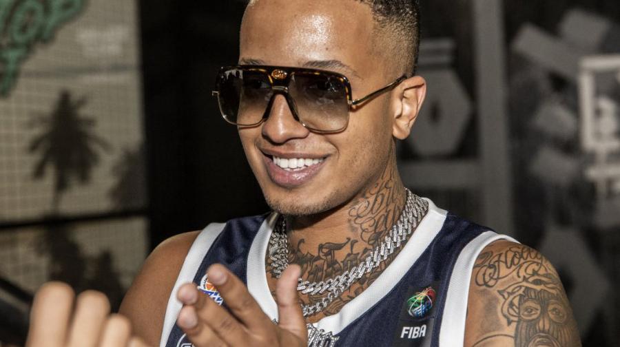 Χειροπέδες στον τράπερ Light μετά το βίντεο με τα όπλα – Οδηγείται στην Ευελπίδων