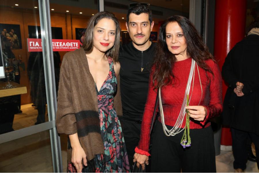 Λίλα Καφαντάρη: Παραμένει όμορφη και σικ στα 58 της – Η σπάνια εμφάνιση με την κόρη της