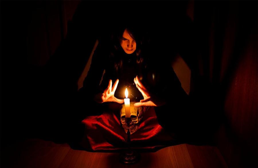 «Πιστεύω ότι μου έχουν κάνει μάγια»: Ποια είναι τα συμπτώματα; Τι πρέπει να κάνω;