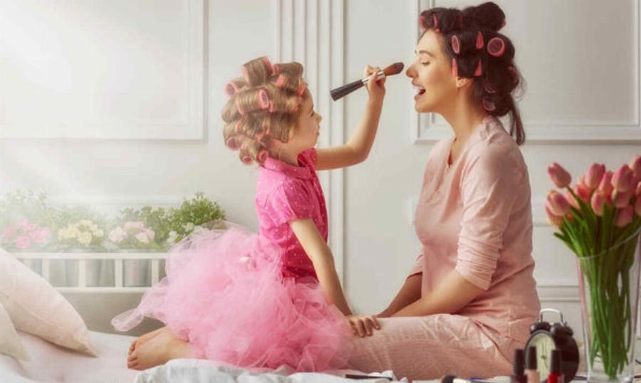 Ένα υπέροχο κείμενο για το πολυτιμότερο δώρο στη ζωή σας: Είναι αφιερωμένο στις μανούλες με κόρες