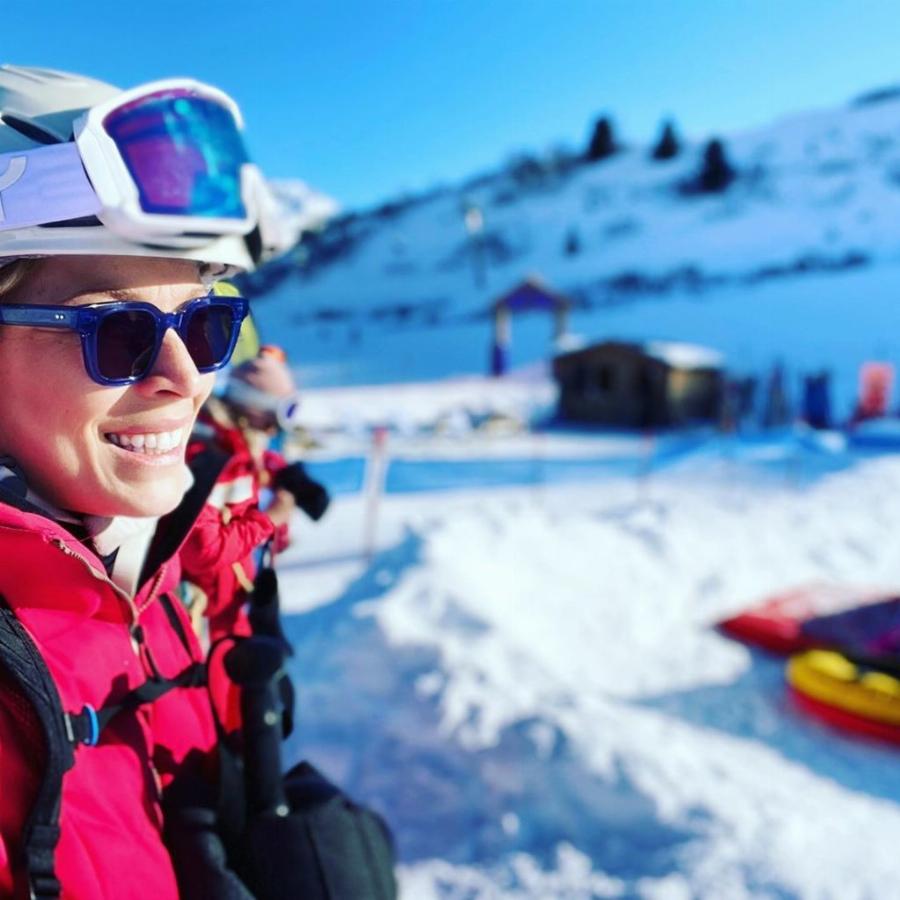 Μαριέττα Χρουσαλά: Η ομοιότητα με τον αδερφό της, ο παραμυθένιος γάμος και τα ρούχα αξίας χιλιάδων ευρώ