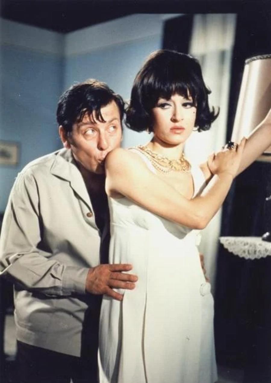 Μάρθα Καραγιάννη: Ο γάμος με τον ποδοσφαιριστή Δημήτρη Στεφανάκο, τα 16 χρόνια συγκατοίκησης με γυναίκα και το χειρουργείο