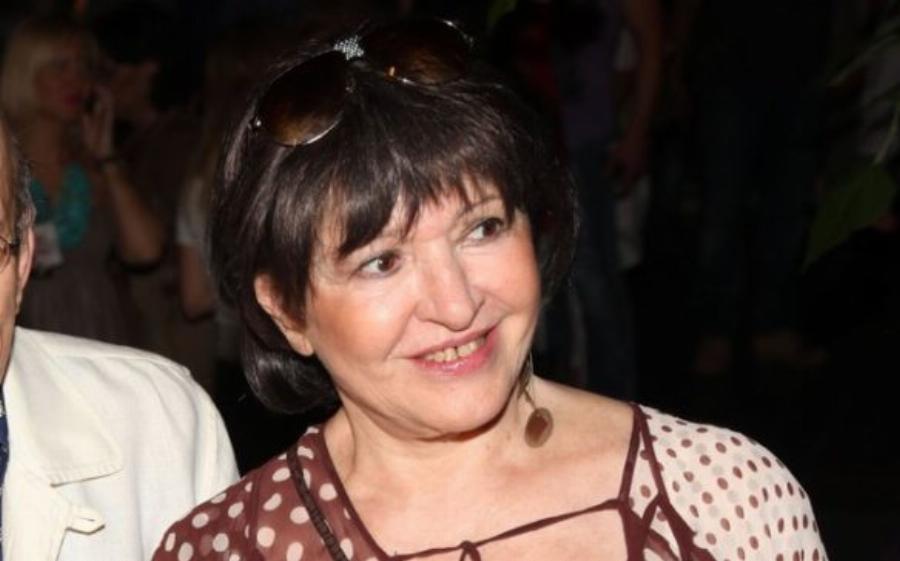 Μάρθα Καραγιάννη: Ο γάμος με τον ποδοσφαιριστή Δημήτρη Στεφανάκο, τα 16 χρόνια συγκατοίκησης με γυναίκα και το χειρουργείο