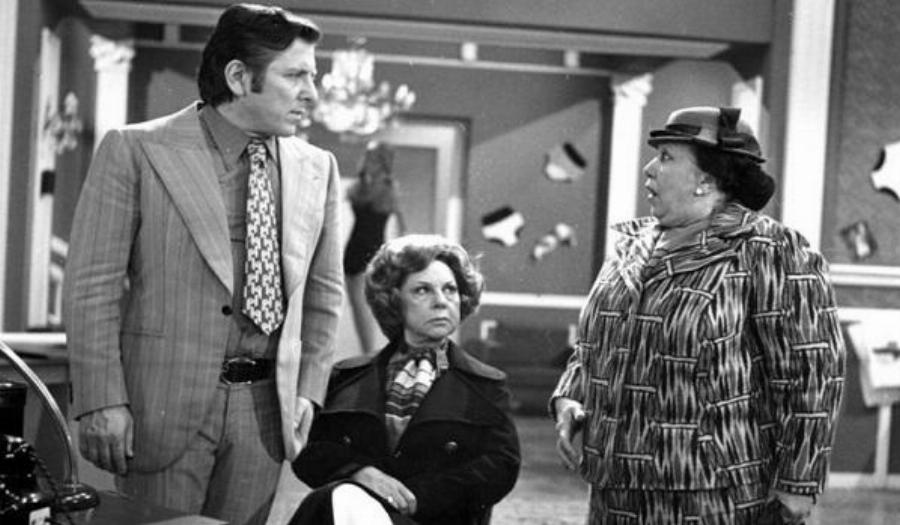 Μαίρη Μεταξά: Η “κλασσική Ελληνίδα πεθερά”, που δεν απέκτησε ποτέ παιδιά και έφυγε μόνη και ξεχασμένη