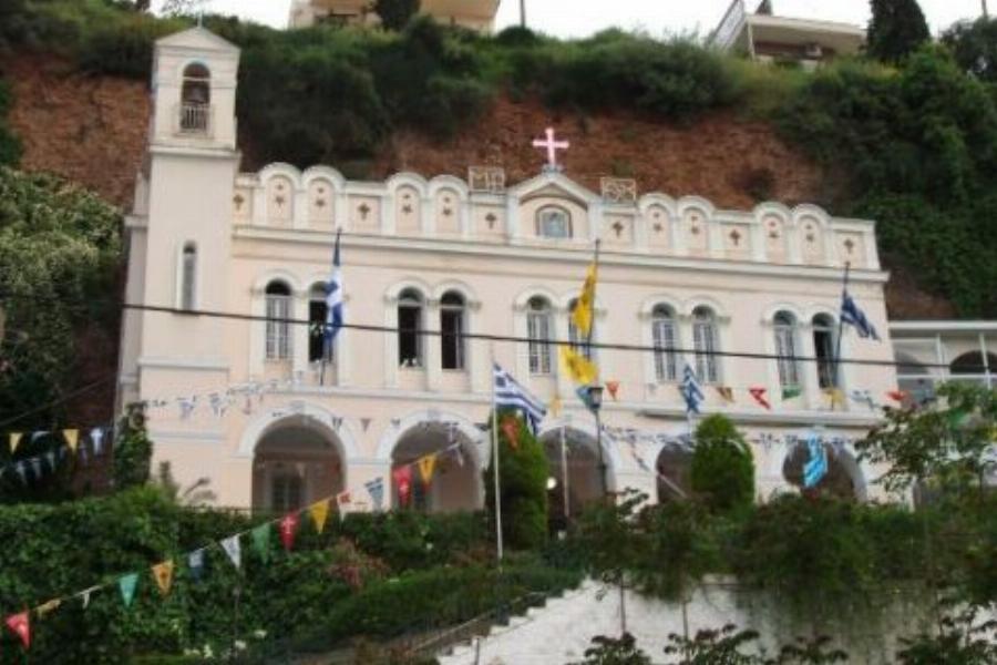 Η ιστορία της “Κυράς του Αιγίου”: Παναγία Τρυπητή – Από τις ωραιότερες εκκλησίες της Ελλάδος