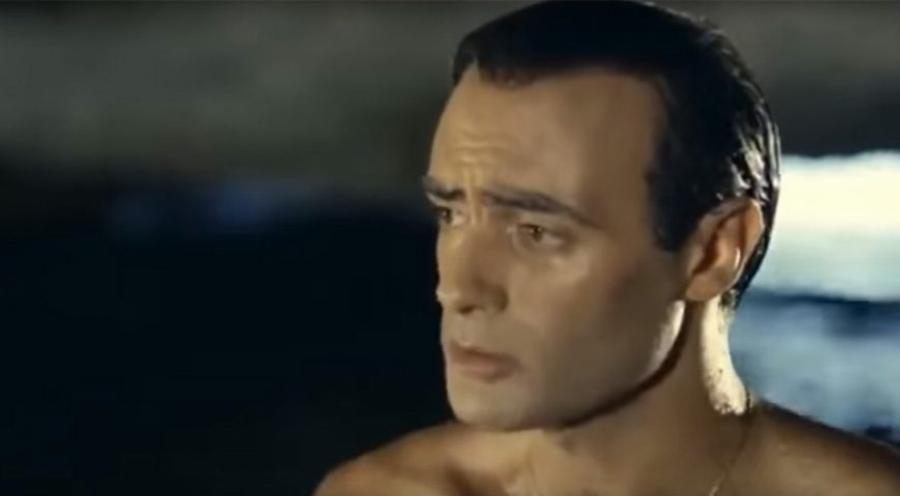 Ανδρέας Μπάρκουλης: Ο μεγαλύτερος ζεν πρεμιέ, τα ναρκωτικά, ο γάμος με την Καίτη Γκρέυ, οι απιστίες, και το βαρύ χαστούκι της Βουγιουκλάκη