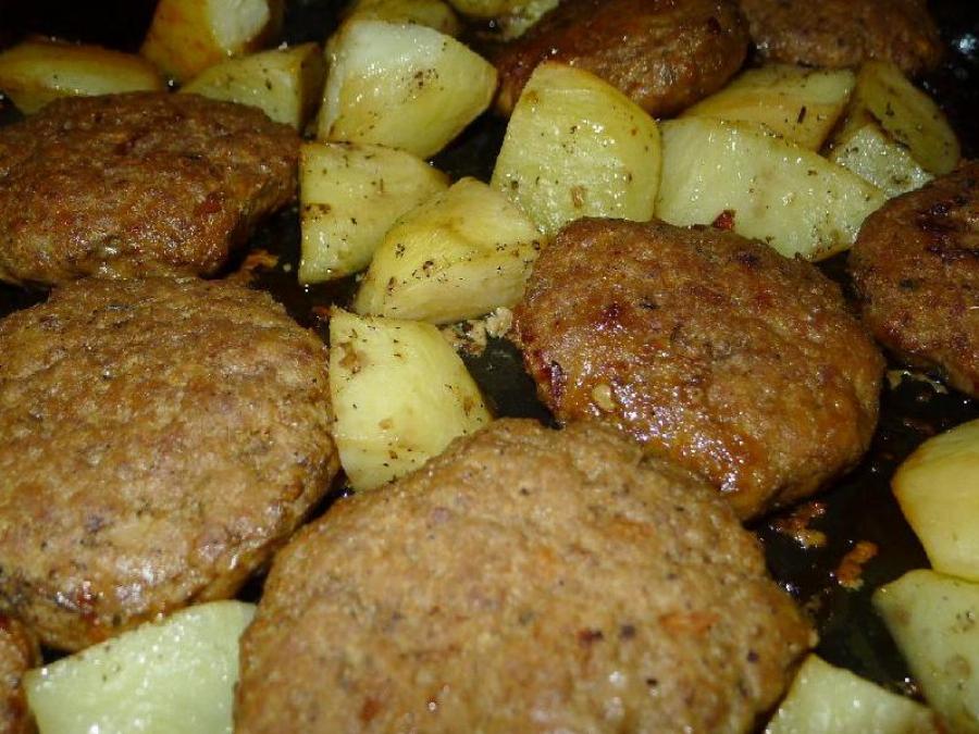 Επιτέλους αποκαλύφθηκαν: Τα μυστικά για πιο αφράτα και ζουμερά μπιφτέκια