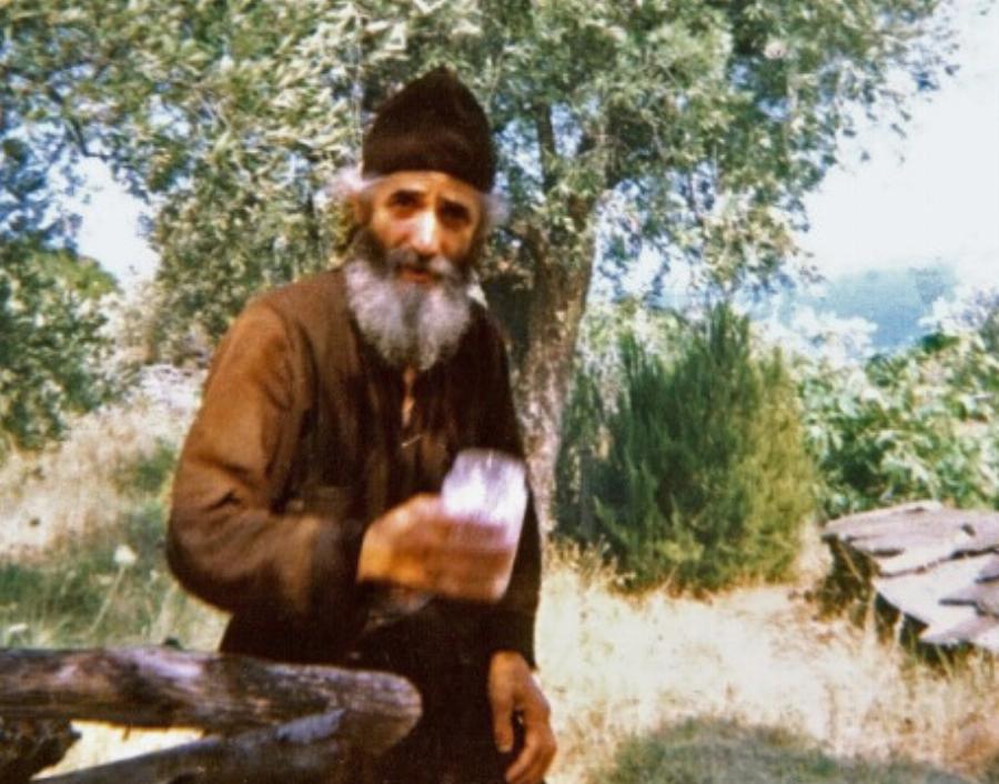 Άγιος Παίσιος: Θα επέμβει ο Χριστός, θα δώσει μια σφαλιάρα σε όλο αυτό το σύστημα, θα γεμίσουν οι δρόμοι προσκυνητάρια