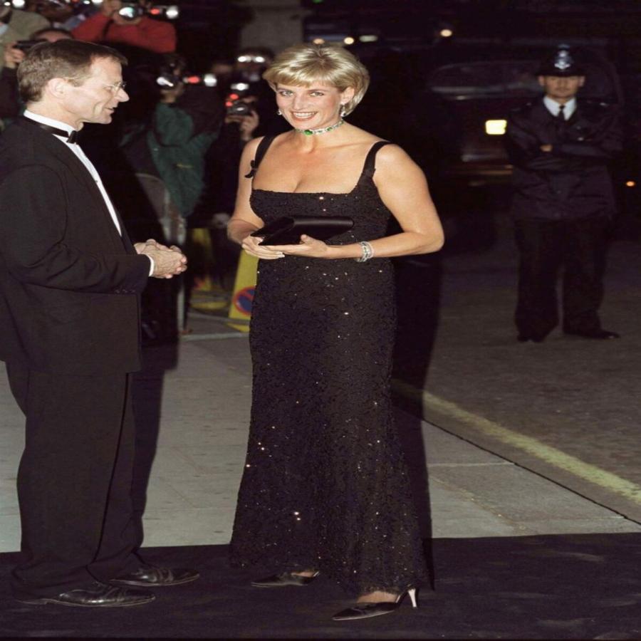 Πριγκίπισσα Νταϊάνα: Οι τελευταίες στιγμές της γυναίκας που λατρεύτηκε για πρώτη φορά στη δημοσιότητα