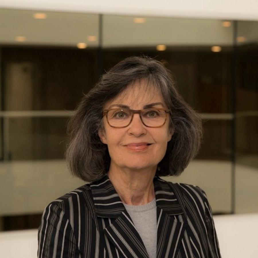 Όλγα Καρλάτου: Η ηθοποιός με τα καταπράσινα μάτια παραμένει όμορφη και εντυπωσιακή στα 74 της χρόνια