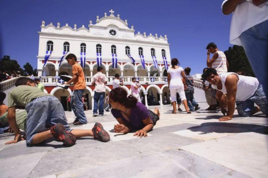 Παναγία της Τήνου: Τα θαύματα της στους πονεμένους ανθρώπους