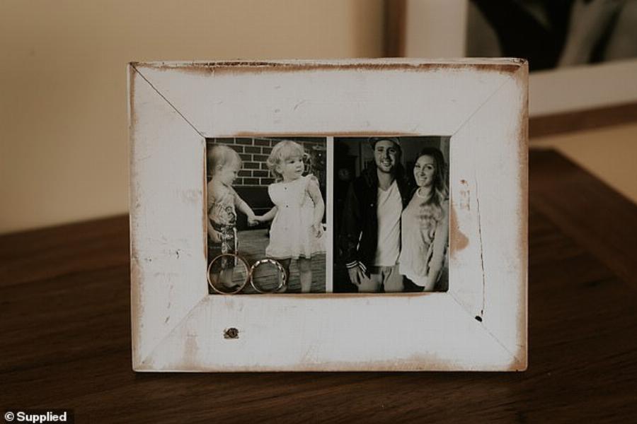 Μια ζωή μαζί: Γεννήθηκαν στο ίδιο μαιευτήριο σε διπλανά κρεβάτια και παντρεύτηκαν 30 χρόνια μετά