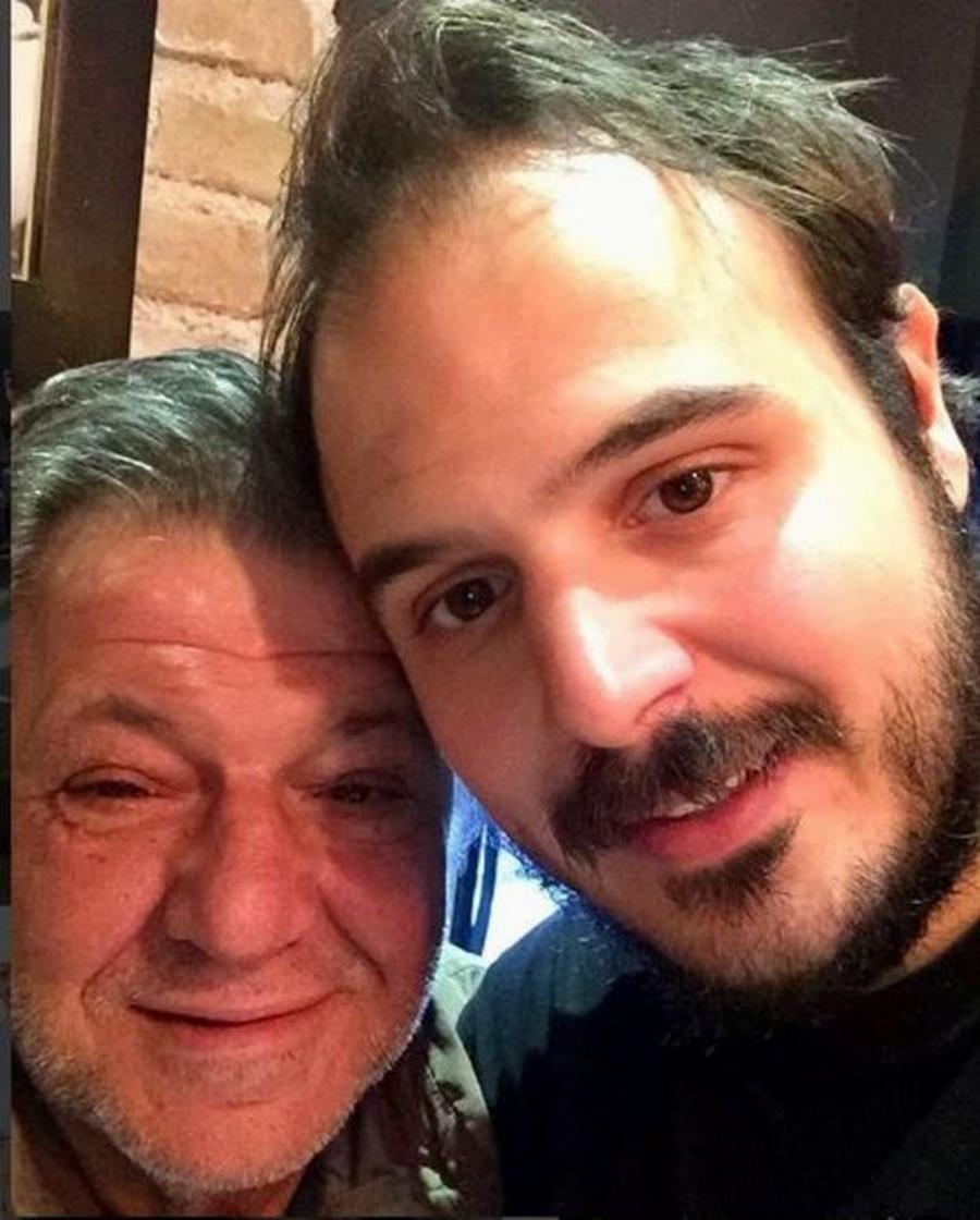 Γιώργος Παρτσαλάκης: Οι δύο γιοι του μεγάλωσαν, του μοιάζουν πολύ και πήραν την γοητεία του μπαμπά τους