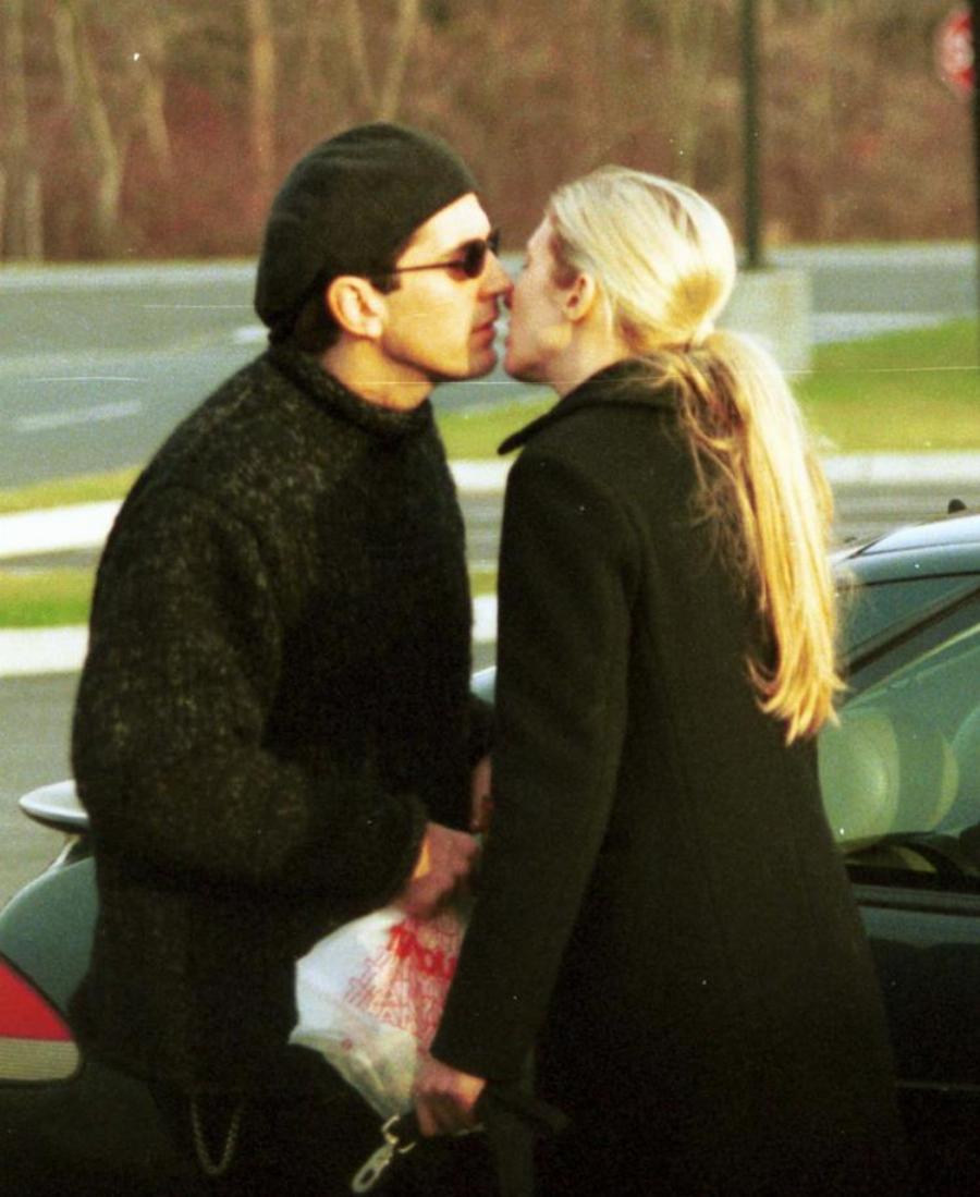 Έγραψαν ιστορία και μας έκαναν να ανατριχιάσουμε: 10 παθιασμένα φιλιά