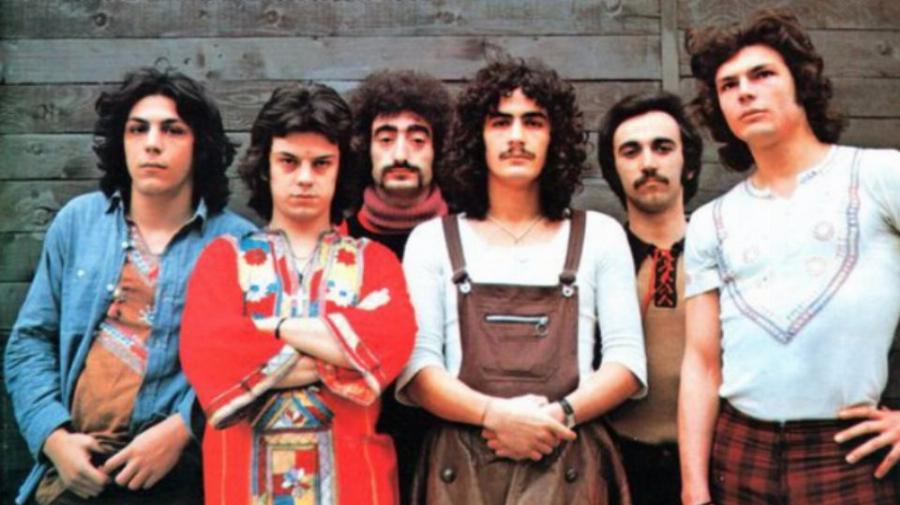 Βλάσσης Μπονάτσος: Το παιδί των λουλουδιών, ο παθιασμένος έρωτας με την Βουγιουκλάκη και το απαγορευμένο βίντεο κλιπ