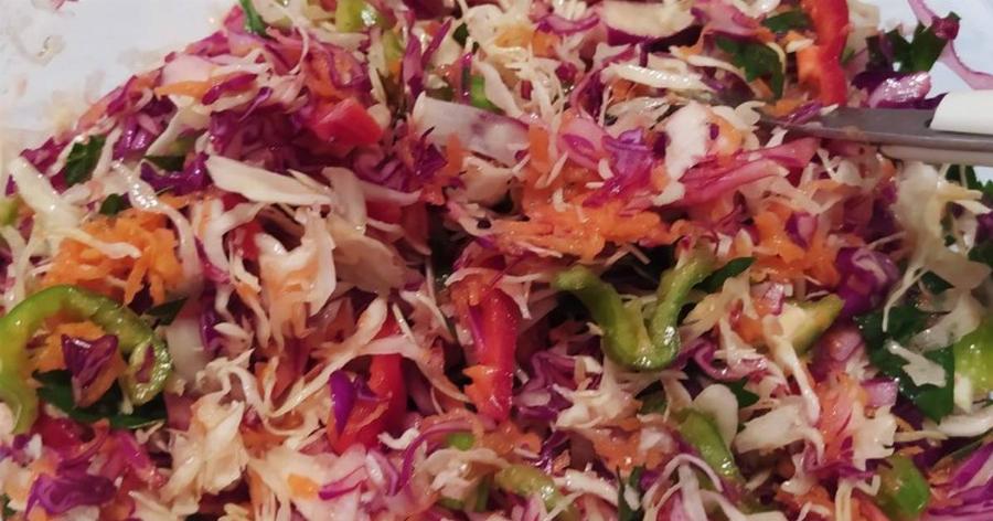 Πολίτικη σαλάτα: Αδυνατίζει, βοηθάει την καρδιά, ρίχνει το ζάχαρο και έχει αντικαρκινικές ιδιότητες