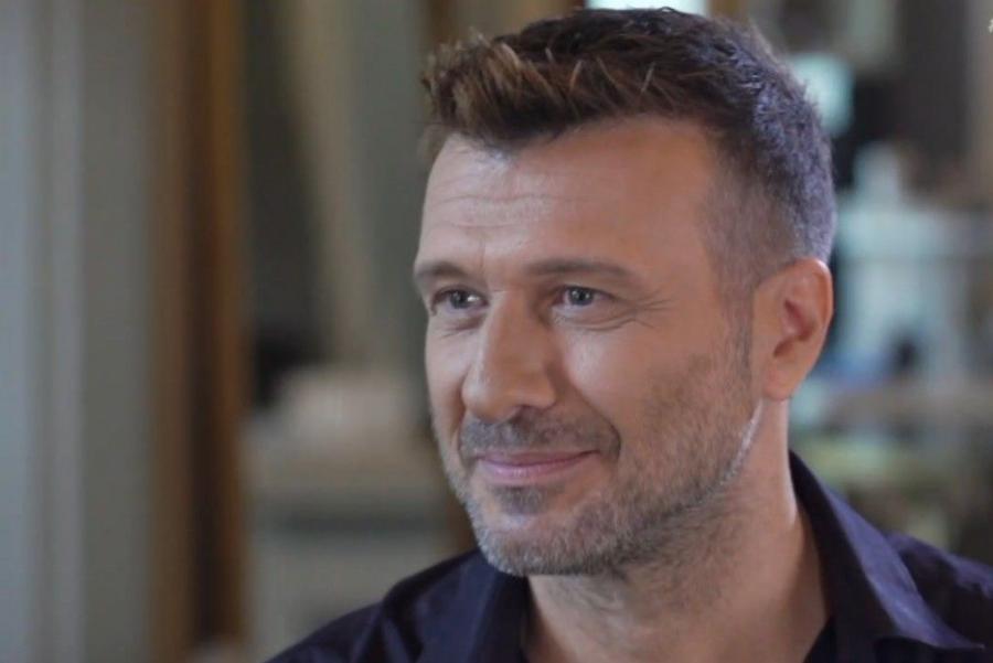 «Η Μαρία είναι η γυναίκα της ζωής μου»: Η εξομολόγηση του Γιάννη Πλούταρχου για τις δυσκολίες στο γάμο του
