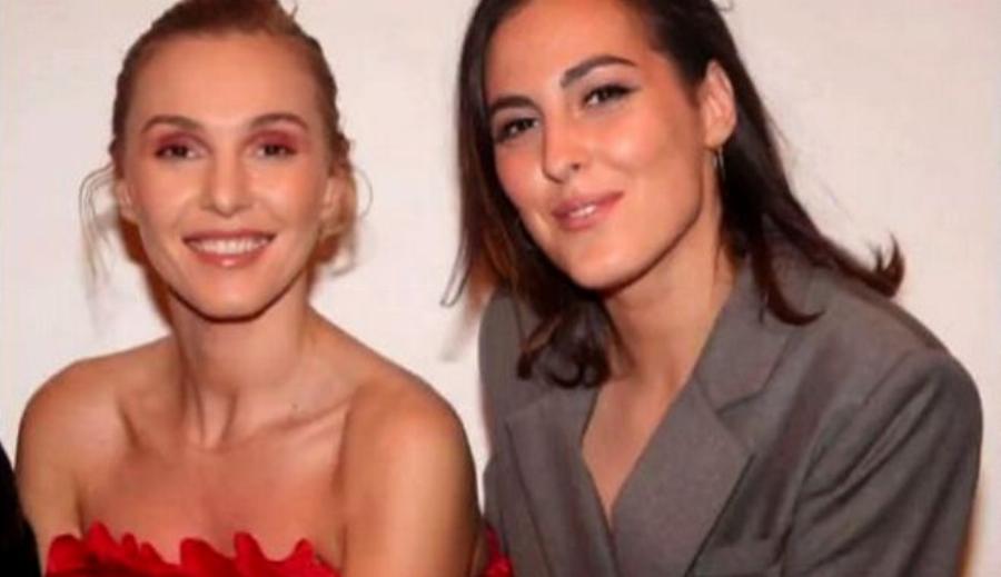 Κάνεις δεν κατάλαβε ποια είναι η μαμά και ποια η κόρη: Η Τάμτα ποζάρει με την 23χρονη κόρη της