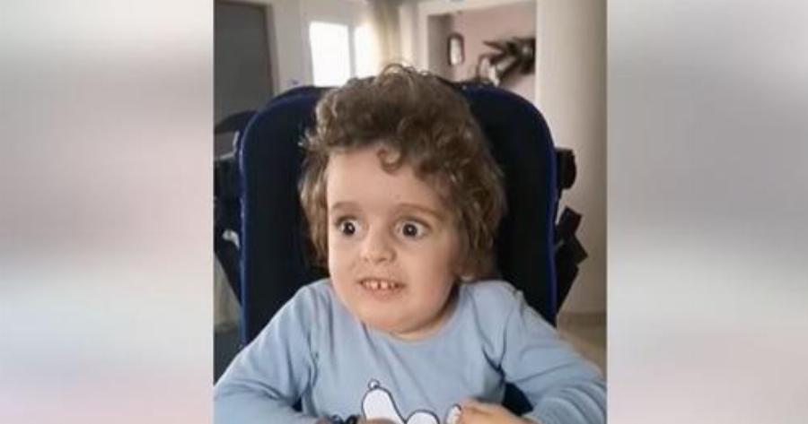 Παναγιώτης Ραφαήλ: Μας ευχήθηκε καλά Χριστούγεννα ο μικρός ήρωας