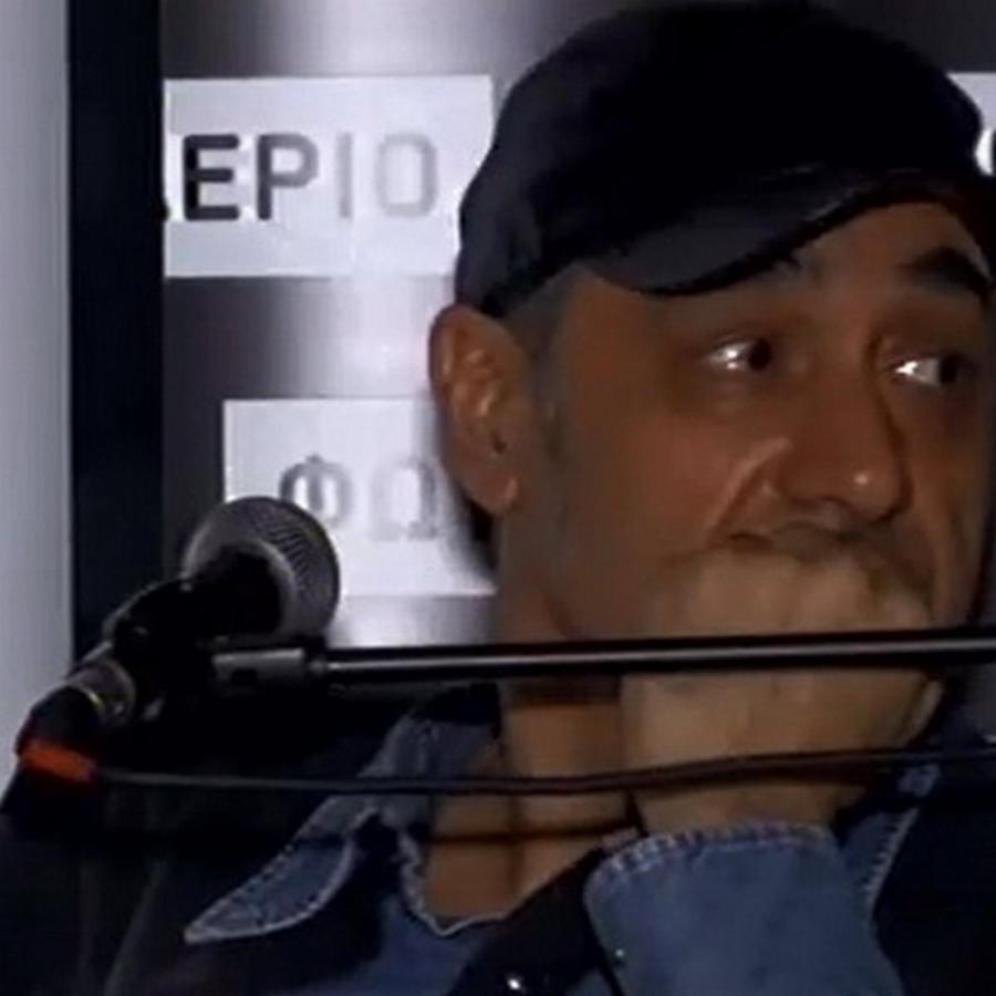 Ο Νότης Σφακιανάκης αποχαιρετάει με 4 λέξεις στον πρώην μετρ του που έδωσε τέλος στη ζωή του