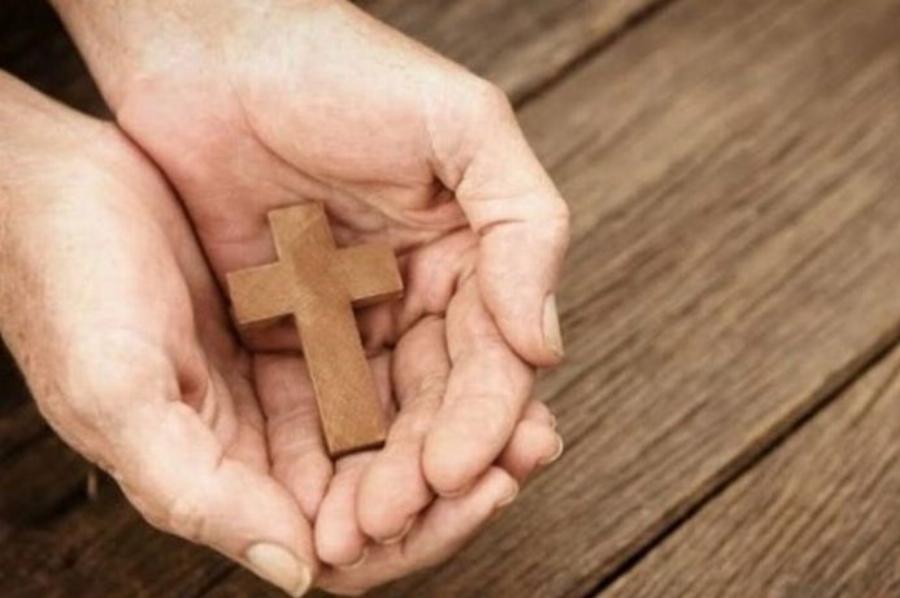 Η δύναμη του ξύλινου σταυρού θα εμποδίσει τον σατανά